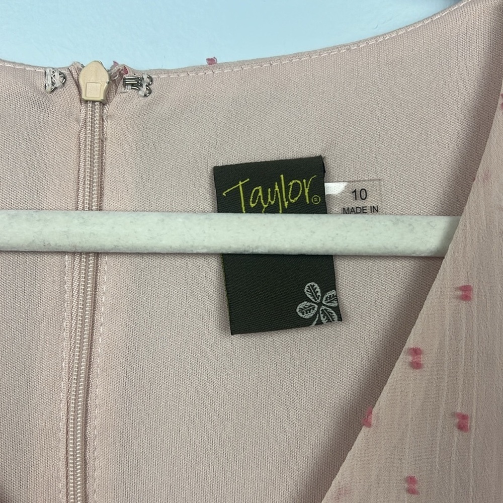Taylor size 10 long sleeve tiered pink v neck belted maxi dress - Picture 3 of 10